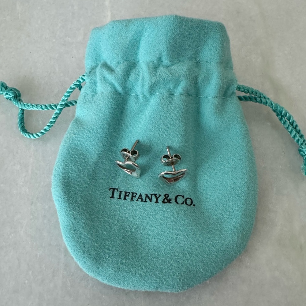 Tiffany & Co. Elsa Peretti® Open Heart Stud Earrings in Silver, 11 mm - Picture 9 of 9